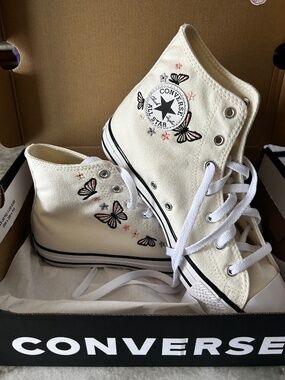 Converse women’s high top new